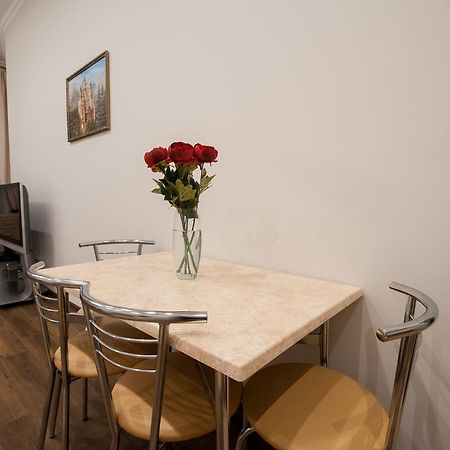 Wonderful Flat On City Center อุชโฮรอด ภายนอก รูปภาพ